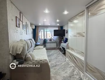 3-комнатная квартира, этаж 5 из 5, 60 м², миниатюра 1