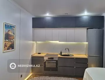 2-комнатная квартира, этаж 6 из 6, 37 м², миниатюра 4