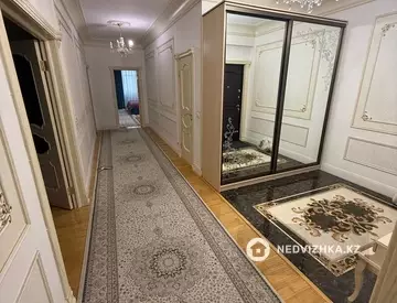 3-комнатная квартира, этаж 16 из 19, 127 м², миниатюра 2