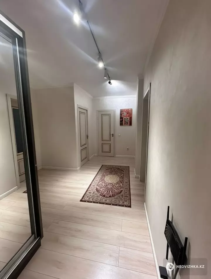 3-комнатная квартира, этаж 4 из 4, 90 м², фотография 4