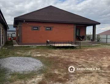 5-комнатная часть дома, 10 соток, 200 м²