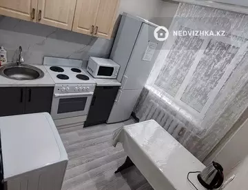 2-комнатная квартира, этаж 2 из 5, 50 м², Посуточно, миниатюра 1
