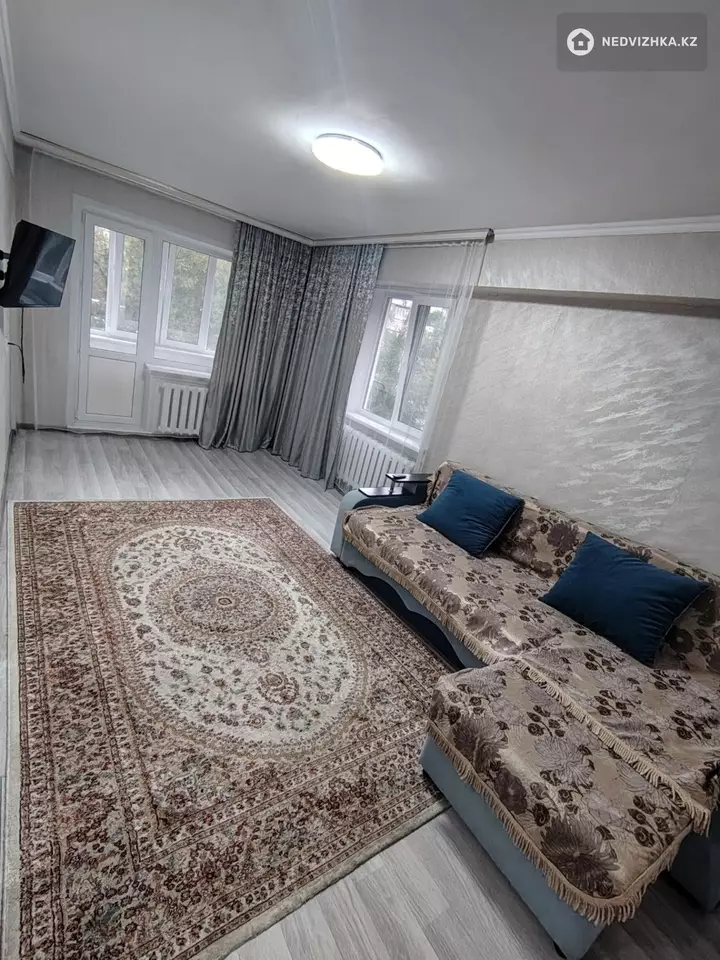 2-комнатная квартира, этаж 2 из 5, 50 м², Посуточно, фотография 3