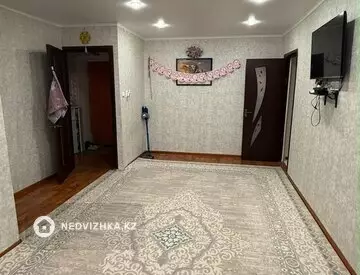 3-комнатная квартира, этаж 3 из 4, 55 м², миниатюра 4
