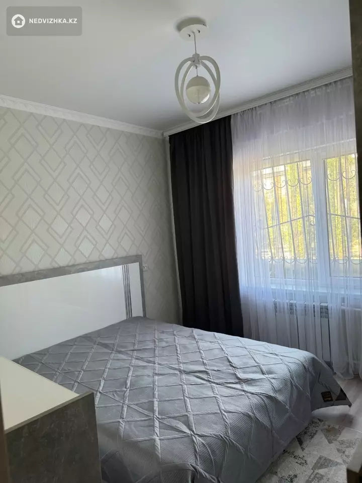 3-комнатная квартира, этаж 2 из 5, 64 м², фотография 2