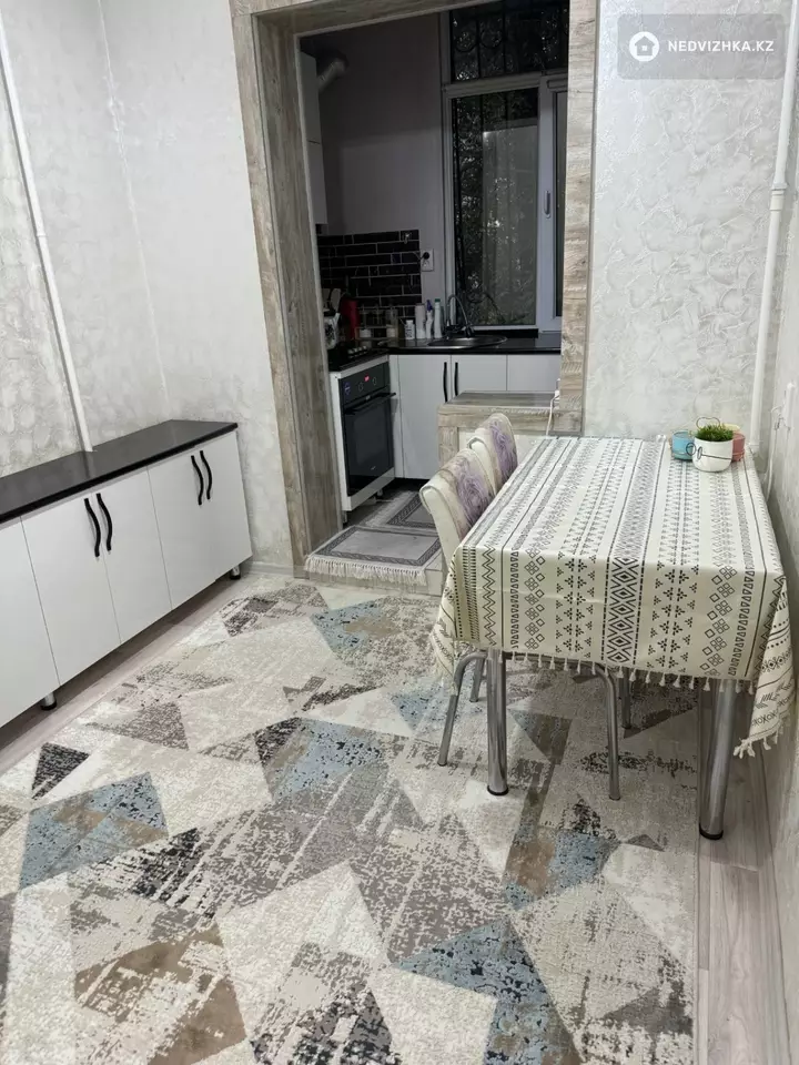 3-комнатная квартира, этаж 2 из 5, 64 м², фотография 4