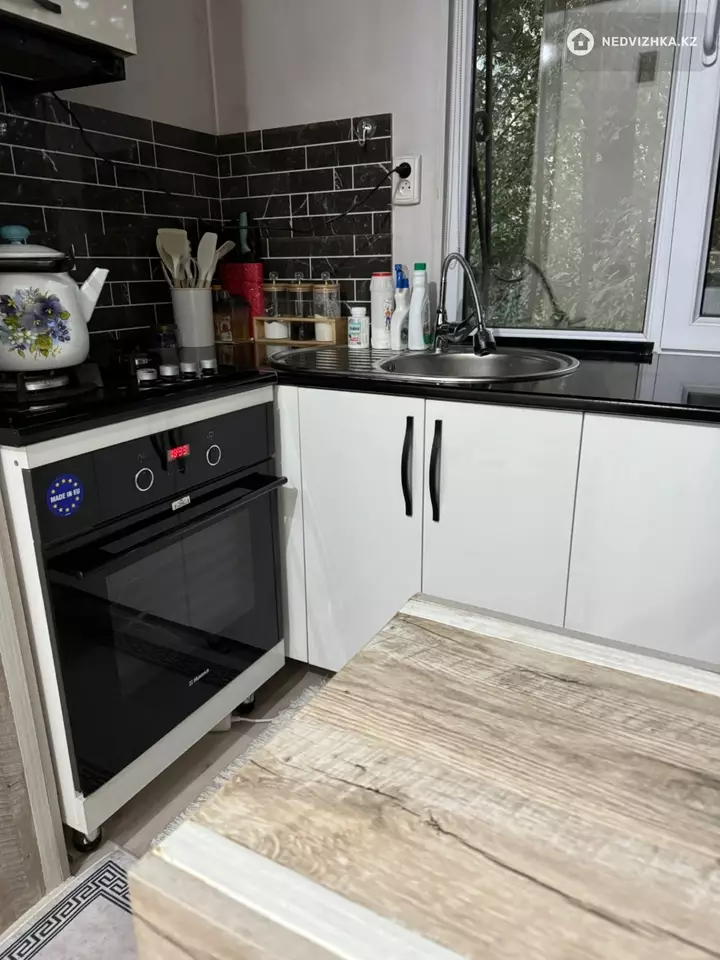 3-комнатная квартира, этаж 2 из 5, 64 м², фотография 5