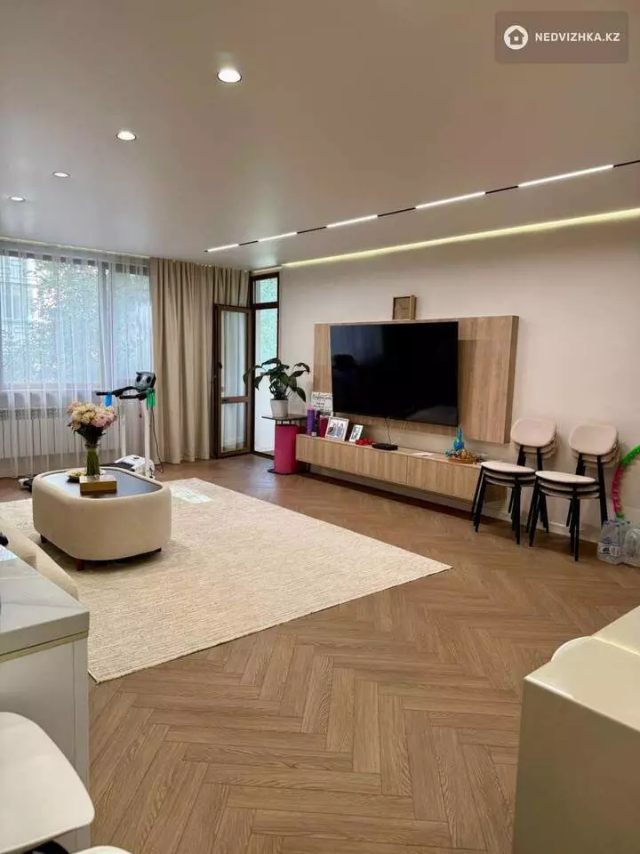 3-комнатная квартира, этаж 1 из 14, 100 м², фотография 2