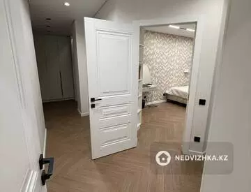 3-комнатная квартира, этаж 1 из 14, 100 м², миниатюра 5