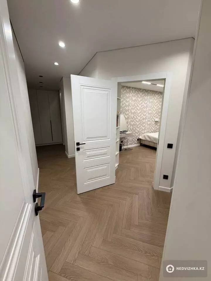 3-комнатная квартира, этаж 1 из 14, 100 м², фотография 5