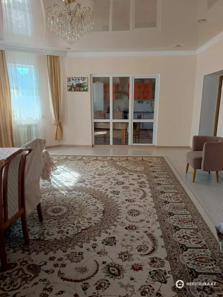 4-комнатный дом, 10 соток, 145 м²