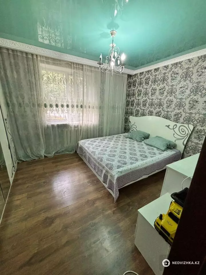 3-комнатная квартира, этаж 1 из 5, 95 м²