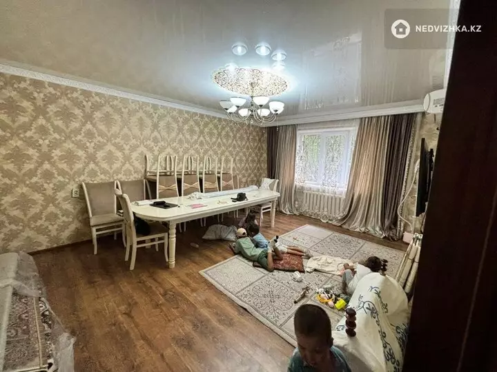 3-комнатная квартира, этаж 1 из 5, 95 м², фотография 3