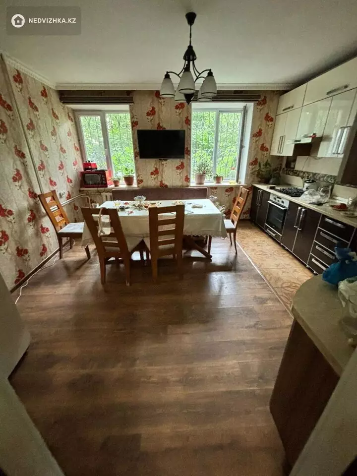 3-комнатная квартира, этаж 1 из 5, 95 м², фотография 4