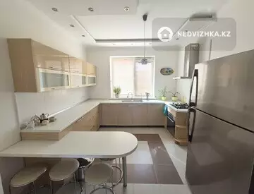 4-комнатный дом, 8 соток, 197 м², миниатюра 1