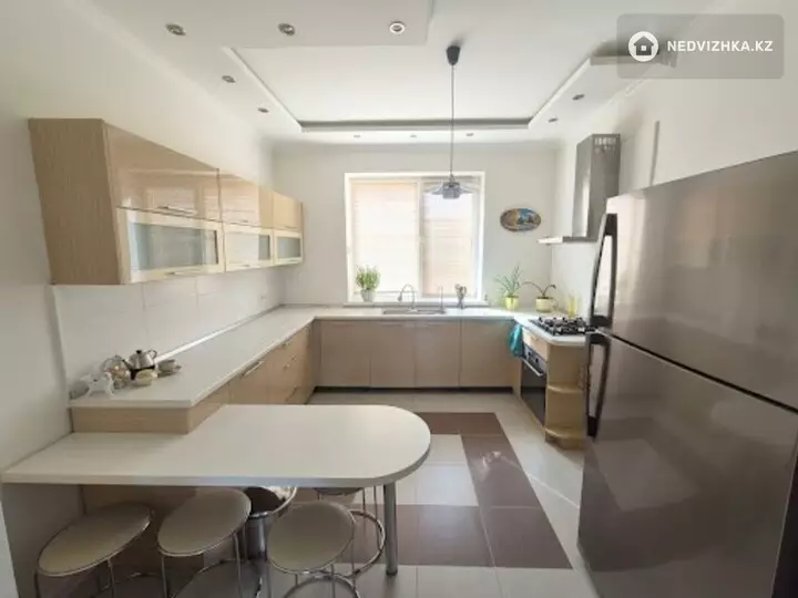 4-комнатный дом, 8 соток, 197 м²