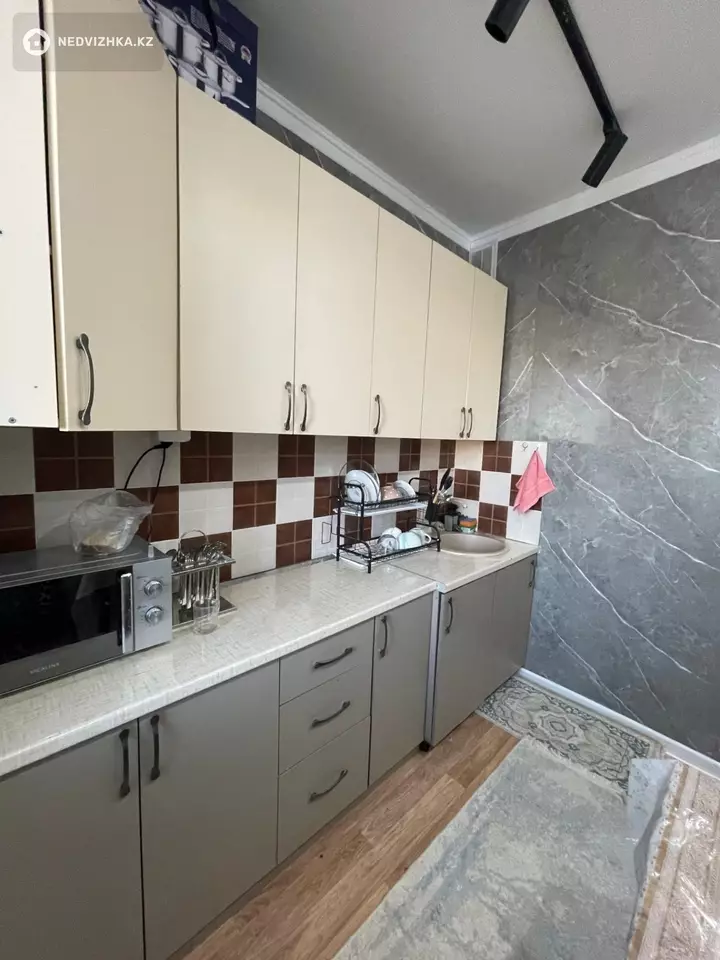 3-комнатная квартира, этаж 5 из 5, 69 м², фотография 2