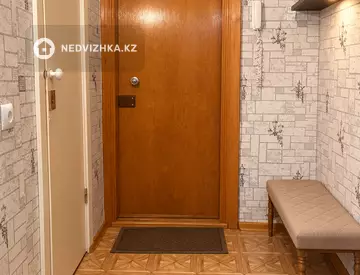 1-комнатная квартира, этаж 6 из 9, 34 м², миниатюра 1