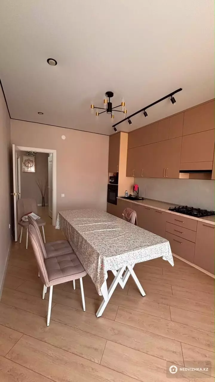 2-комнатная квартира, этаж 5 из 5, 72 м², фотография 5