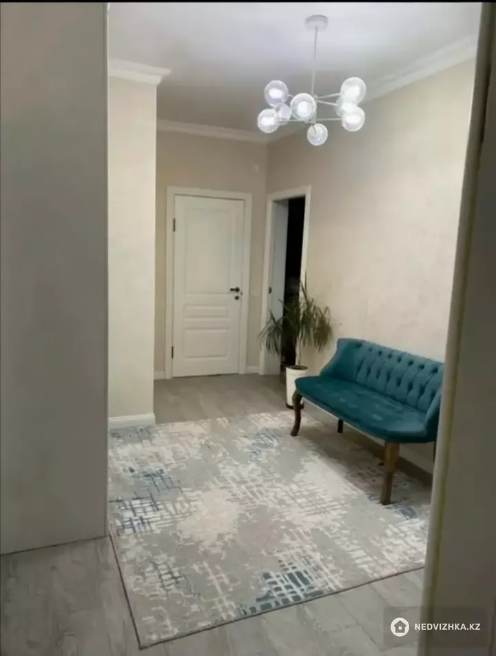 3-бөлмелі пәтер, қабат 7 барлық қабат саны 9, 75 м²