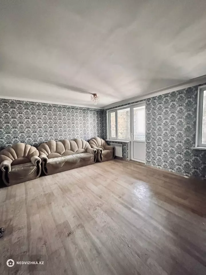 2-комнатная квартира, этаж 1 из 5, 42 м², фотография 2