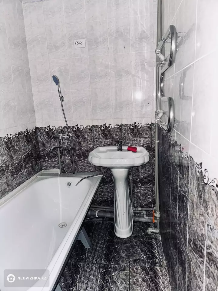 2-комнатная квартира, этаж 1 из 5, 42 м², фотография 4