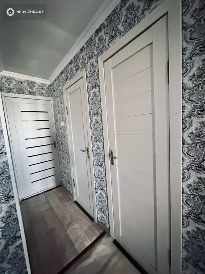 2-комнатная квартира, этаж 1 из 5, 42 м², фотография 3