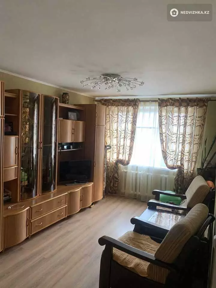 1-комнатная квартира, этаж 5 из 5, 36 м², фотография 2