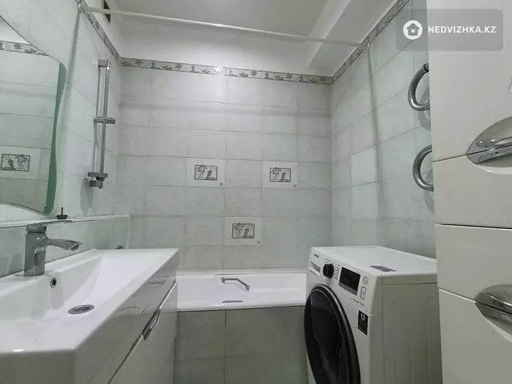 3-комнатная квартира, этаж 2 из 5, 74 м², фотография 4