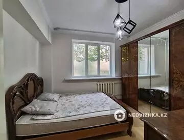 3-комнатная квартира, этаж 2 из 5, 74 м², миниатюра 6