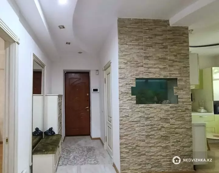 3-комнатная квартира, этаж 2 из 5, 74 м², 2-фотосурет