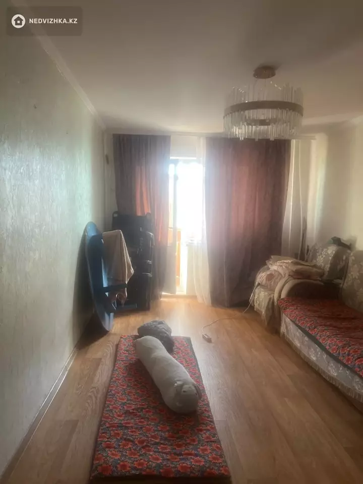 3-комнатная квартира, этаж 3 из 5, 3 м², На длительный срок