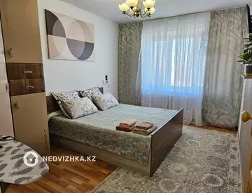 2-комнатная квартира, этаж 4 из 5, 50 м², Посуточно, миниатюра 1