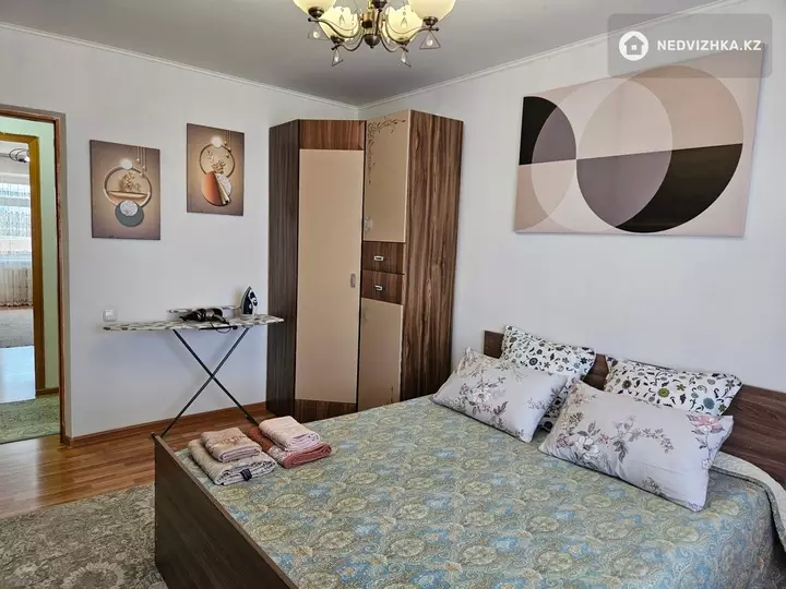 2-бөлмелі пәтер, қабат 4 барлық қабат саны 5, 50 м², Посуточно, 2-фотосурет