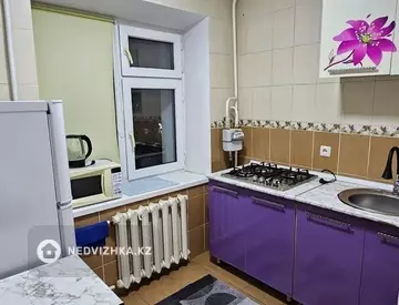 2-комнатная квартира, этаж 4 из 5, 50 м², Посуточно, миниатюра 8