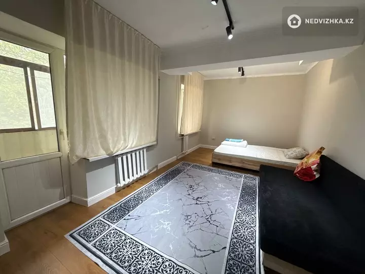 1-комнатная квартира, этаж 3 из 5, 38 м²