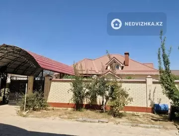 7-комнатный дом, 9 соток, 380 м²