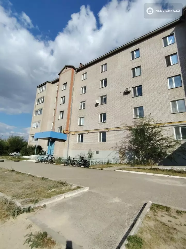 1-комнатная квартира, этаж 3 из 5, 42 м²