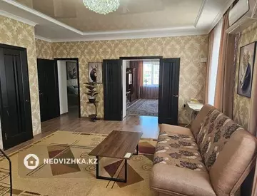 2-бөлмелі пәтер, қабат 2 барлық қабат саны 5, 82 м², Посуточно, 5-нобай