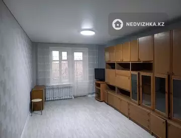 2-комнатная квартира, этаж 4 из 4, 56 м², миниатюра 1