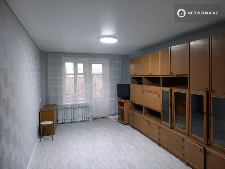 2-комнатная квартира, этаж 4 из 4, 56 м²