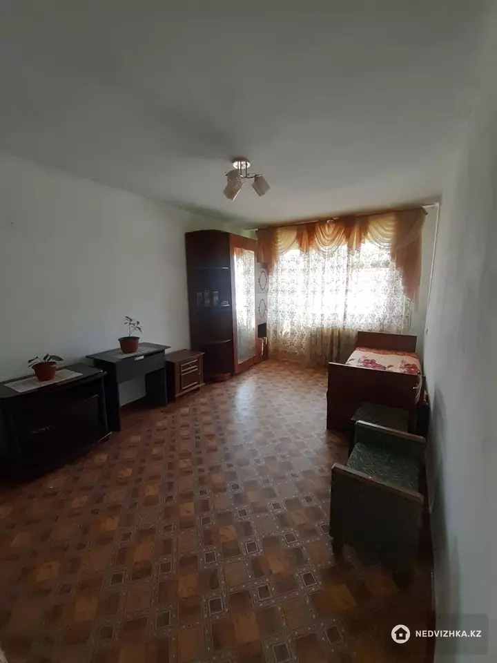 1-комнатная квартира, этаж 2 из 5, 32 м², На длительный срок