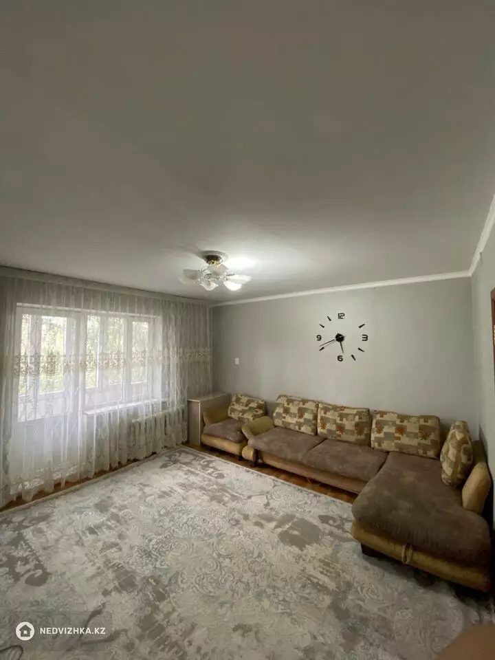 3-комнатная квартира, этаж 4 из 5, 64 м²