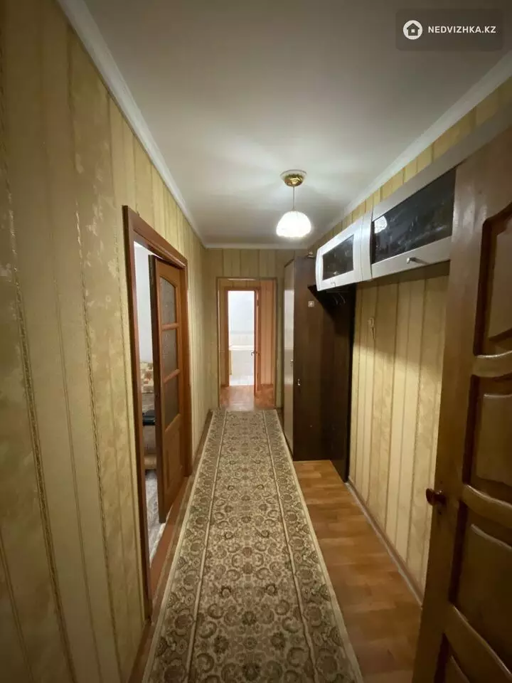 3-комнатная квартира, этаж 4 из 5, 64 м², фотография 3
