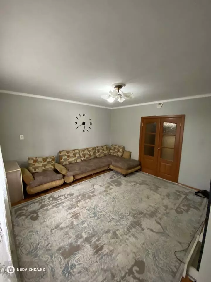 3-комнатная квартира, этаж 4 из 5, 64 м², фотография 4