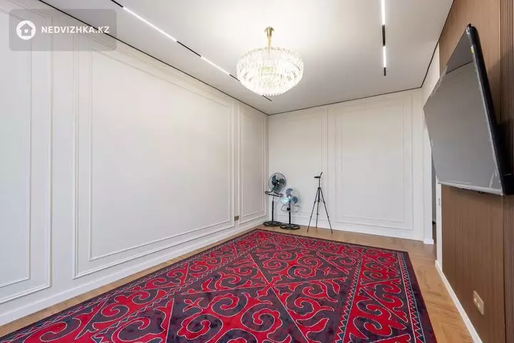 3-комнатная квартира, этаж 9 из 9, 87 м², фотография 3