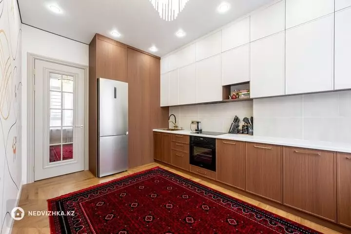 3-комнатная квартира, этаж 9 из 9, 87 м², фотография 4
