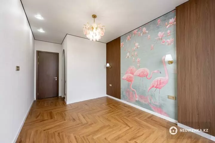 3-комнатная квартира, этаж 9 из 9, 87 м², фотография 2