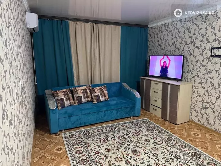 2-комнатная квартира, этаж 8 из 10, 64 м², 2-фотосурет