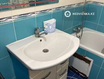 2-комнатная квартира, этаж 8 из 10, 64 м², миниатюра 8